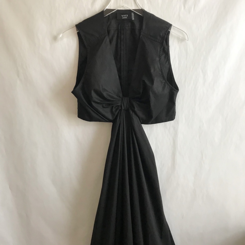 VICI Cut-Out Twist Knot V-Neck Black Maxi Dress M A-Line Tiered High Low Skirt - Picture 3 of 11